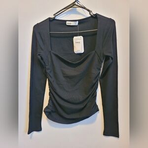 NWT Black Rouched Top